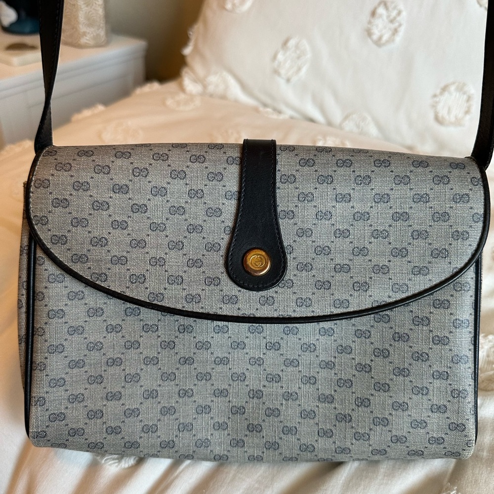 Authentic Vintage Gucci Micro GG PVC Leather Shoulder Cross Body Bag Navy Blue